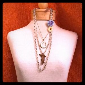 LUCKY BRAND silver necklace w/horseshoe|flowers